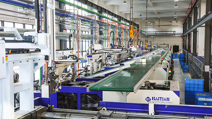 SELHOT large-tonnage injection molding machines for distribution box housings